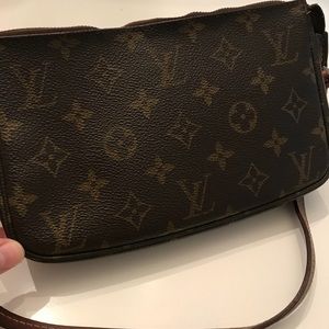 Louis Vuitton pochette